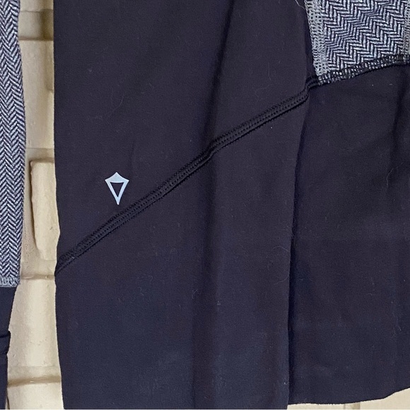 Ivivva By Lululemon sweater Herringbone Speed Seeker 1/4 Zip Pullover girl's 12 - Picture 5 of 8